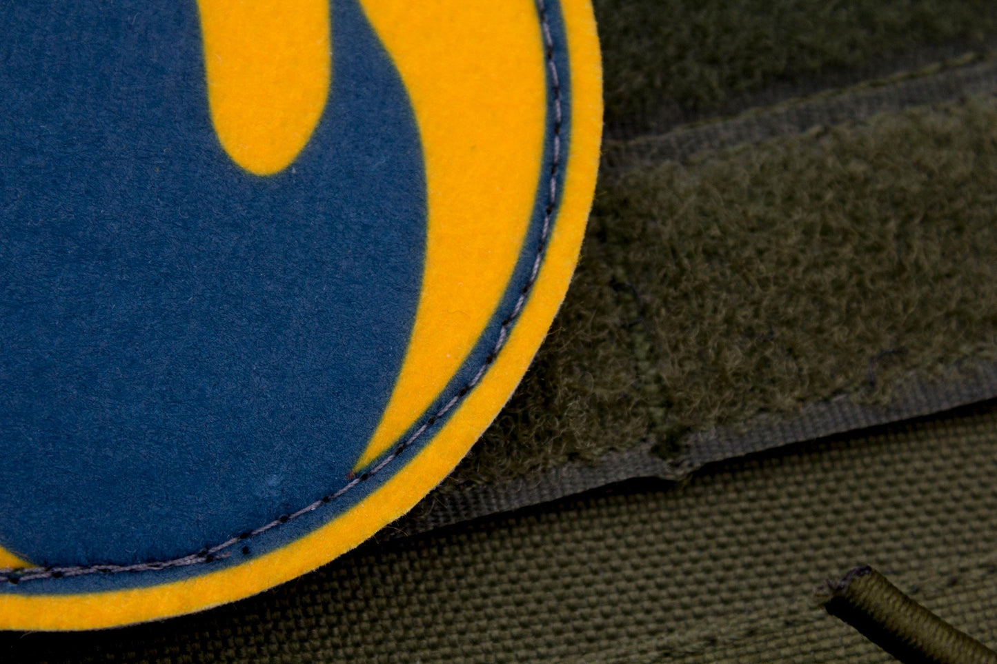 Pyro TF2 BLUE team hook and loop morale patch 3″