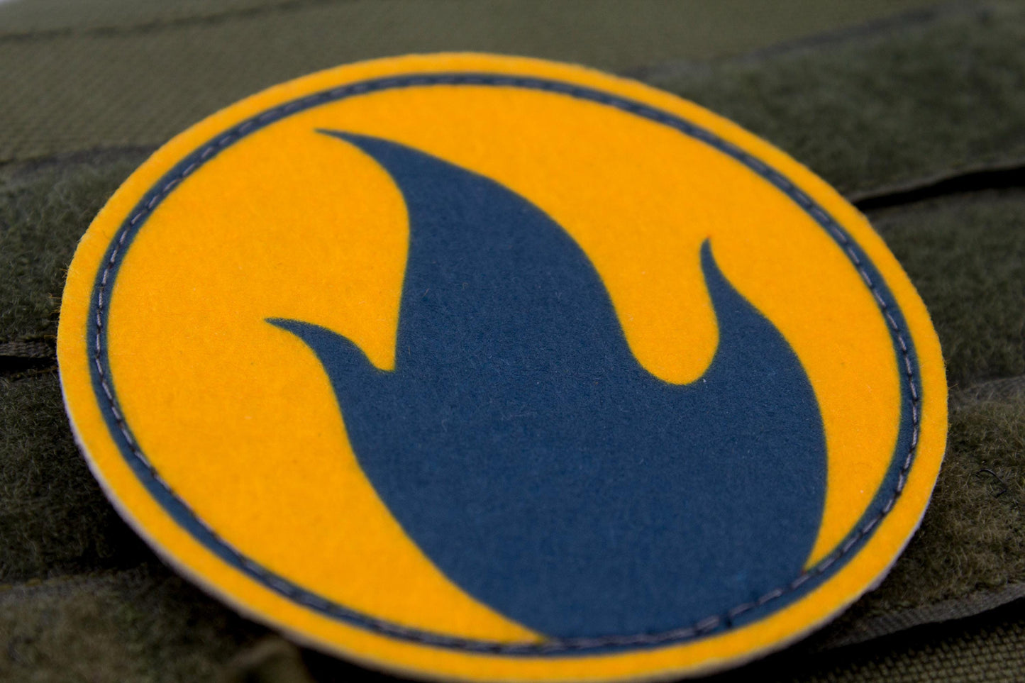 Pyro TF2 BLUE team hook and loop morale patch 3″